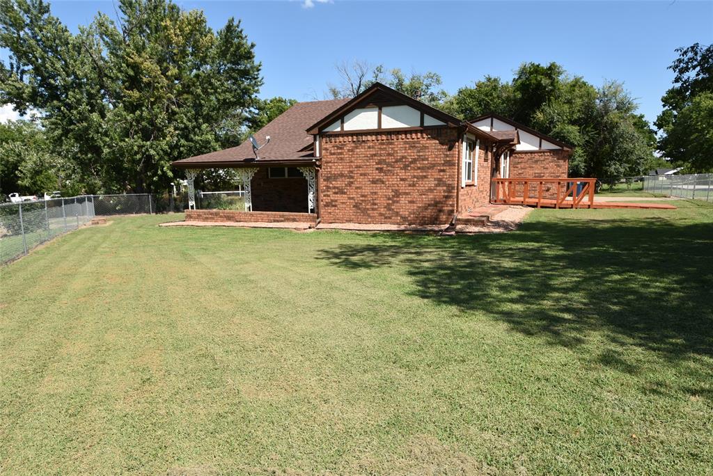 1612 Foster Avenue Property Photo 36