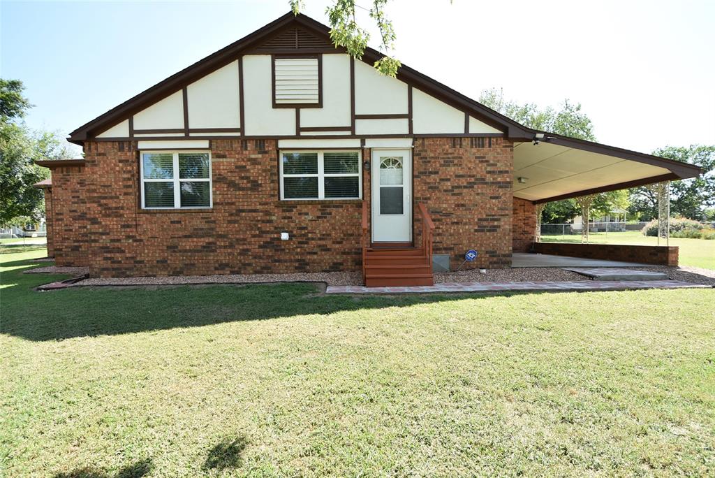 1612 Foster Avenue Property Photo 39