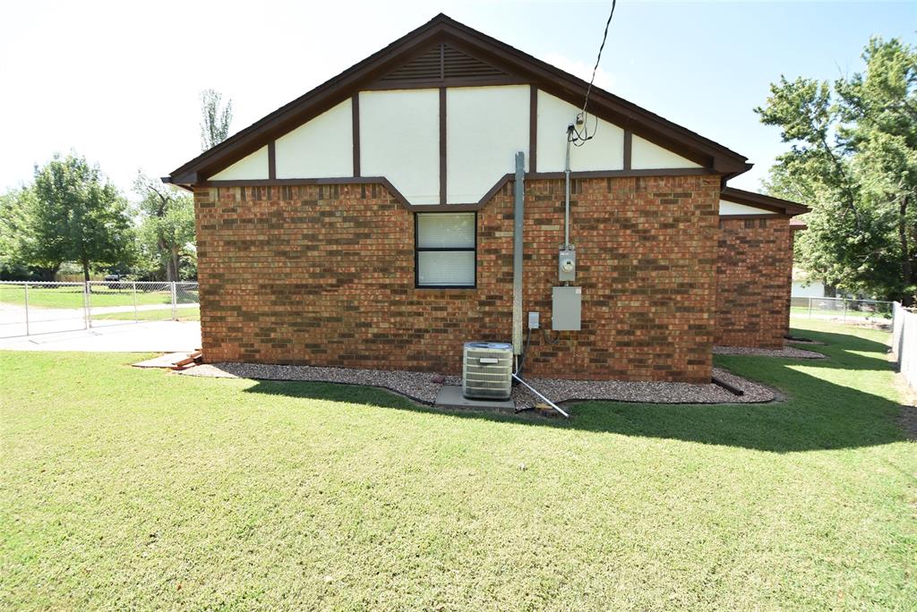 1612 Foster Avenue Property Photo 43