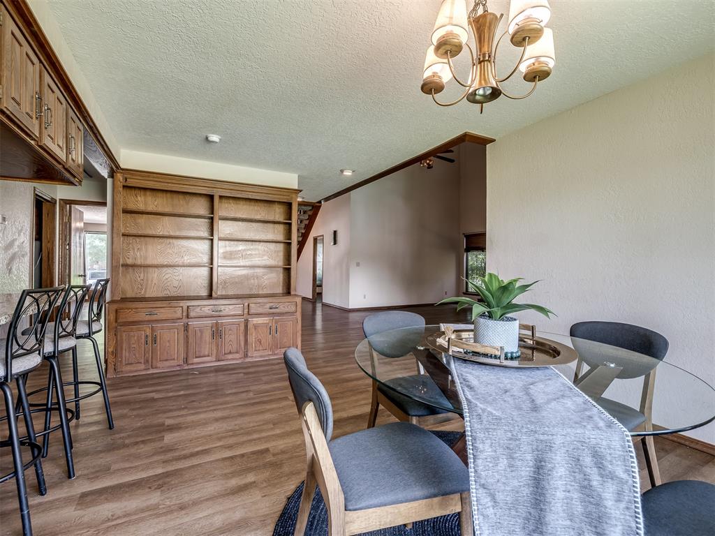 1111 Robin Hood Lane Property Photo 6