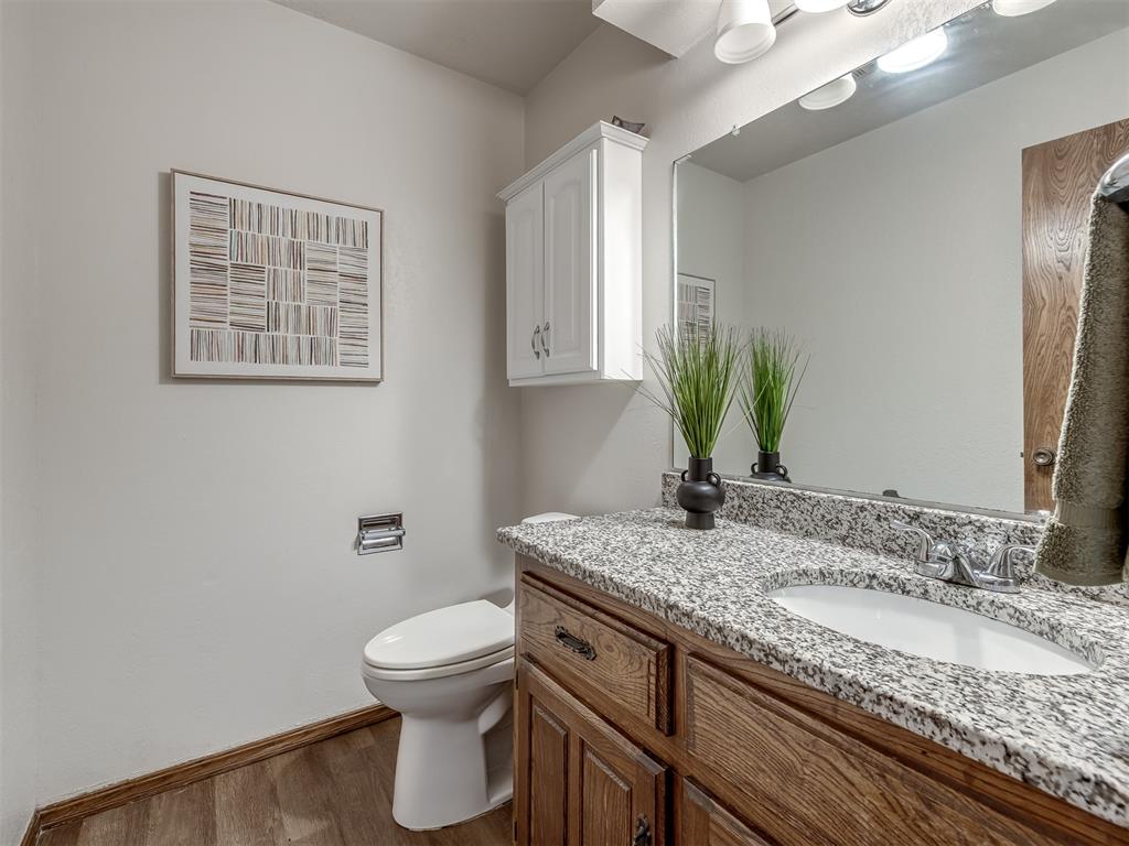 1111 Robin Hood Lane Property Photo 11