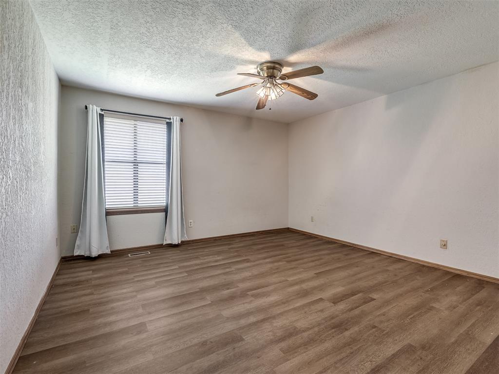 1111 Robin Hood Lane Property Photo 12