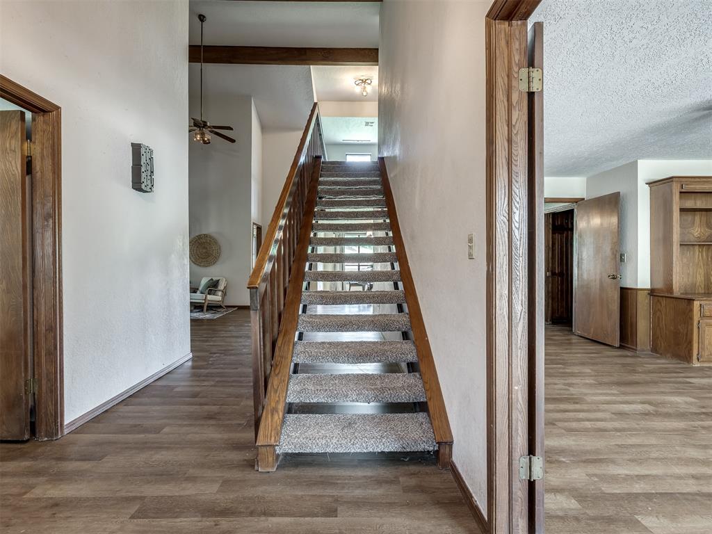 1111 Robin Hood Lane Property Photo 17