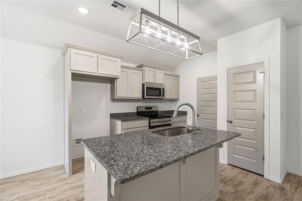 4680 Lincoln Landing Property Photo 10