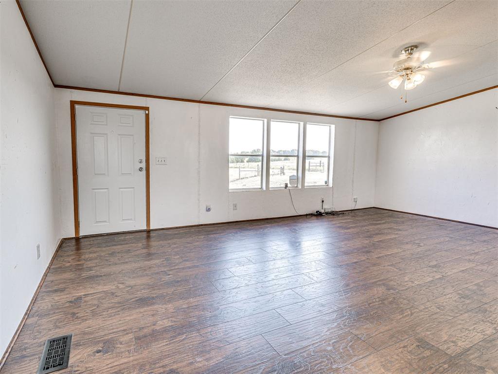 332477 E 850 Road Property Photo 15