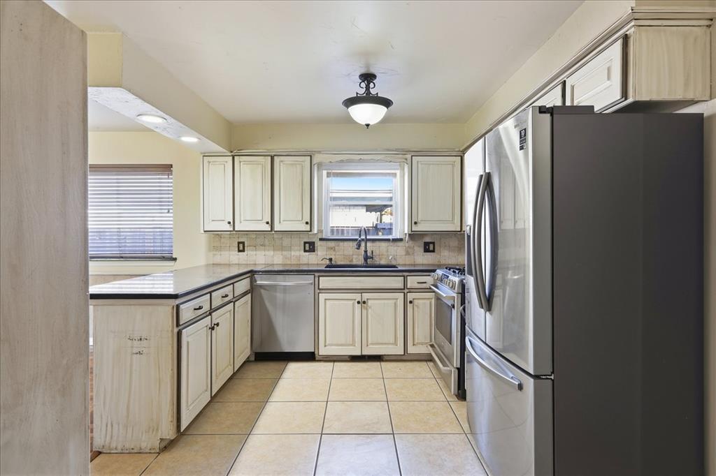 3108 Lakeside Drive Property Photo 10