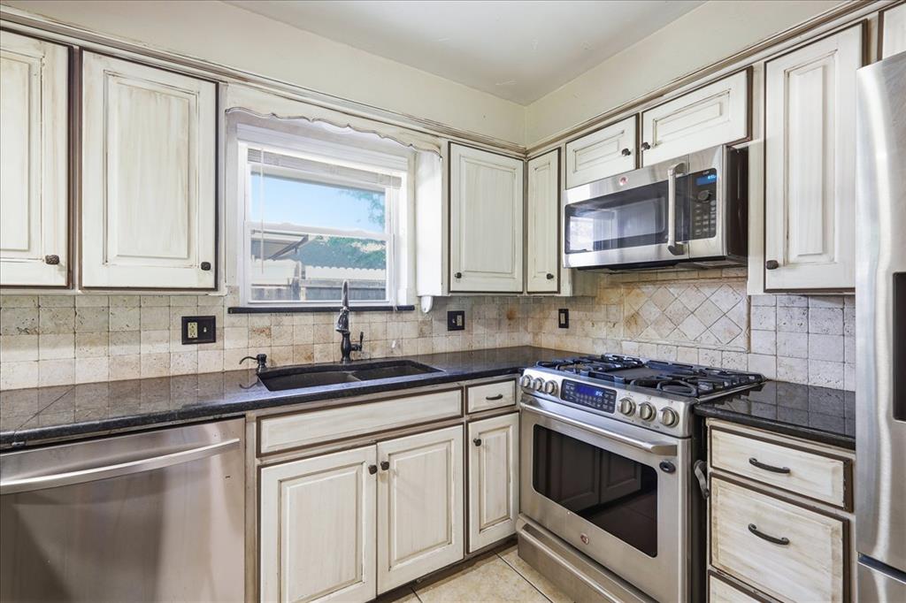 3108 Lakeside Drive Property Photo 14