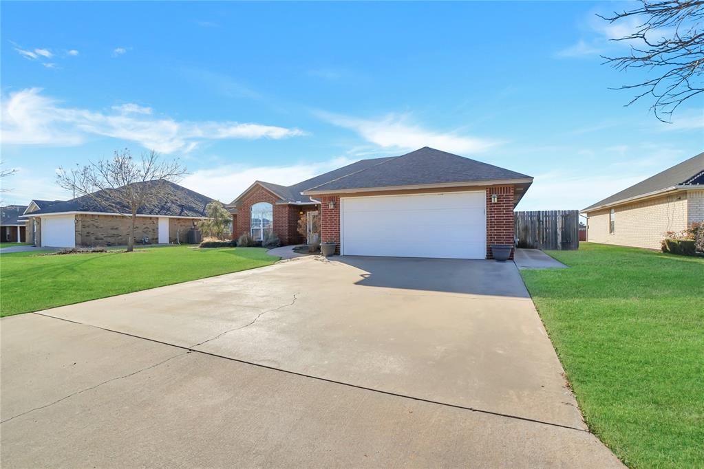 2905 Hunter Pointe Property Photo 3