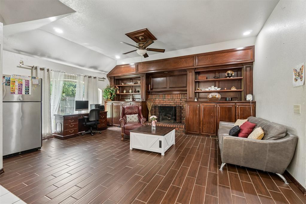 11409 Pinewick Drive Property Photo 9