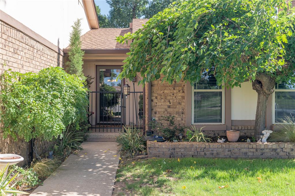 2513 Sw 95th Street Property Photo 3