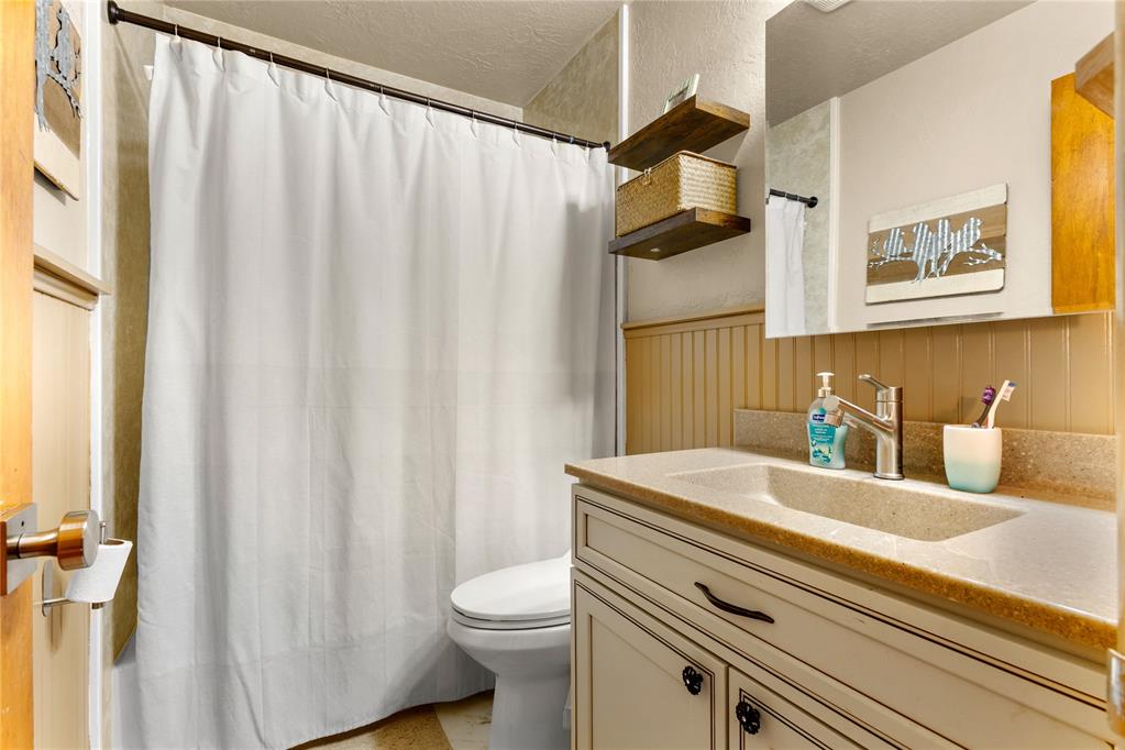 907 Ella Street Property Photo 19