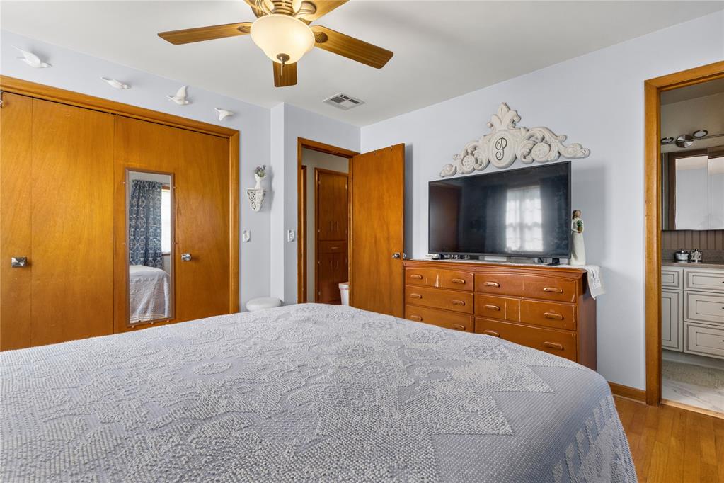 907 Ella Street Property Photo 25