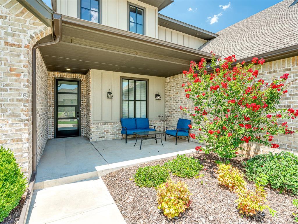 4301 Hunter Glen Drive Property Photo 4