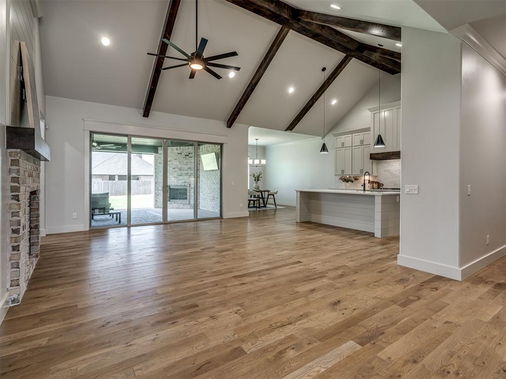 4301 Hunter Glen Drive Property Photo 6