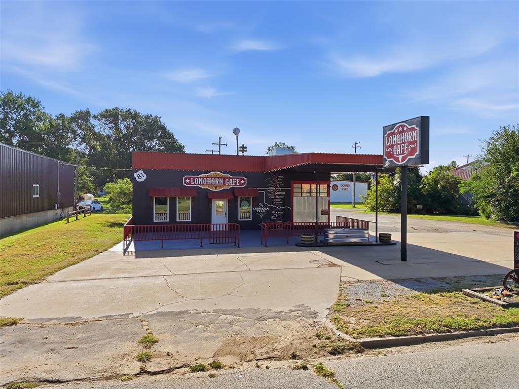112 N Chisholm Trail Property Photo 3