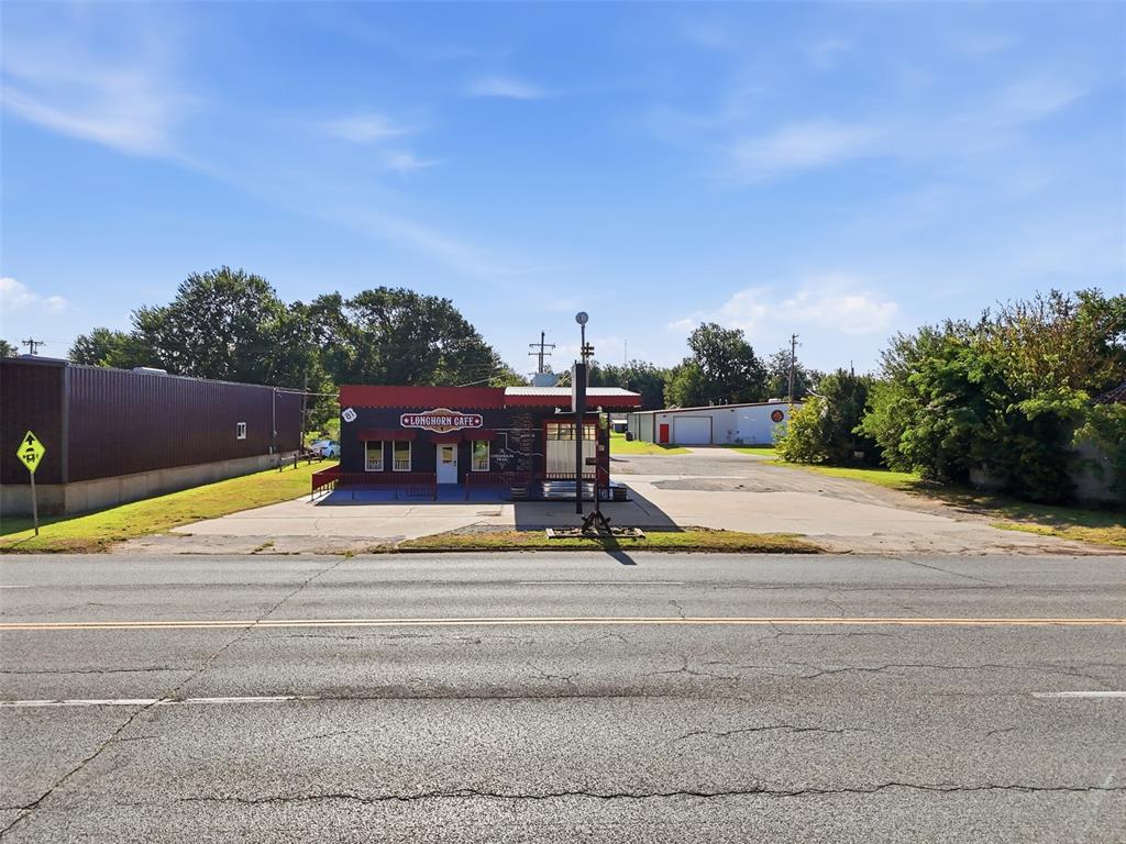 112 N Chisholm Trail Property Photo 5