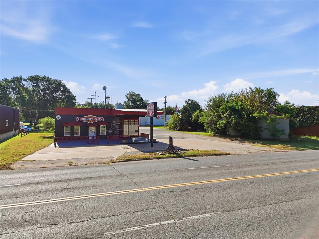112 N Chisholm Trail Property Photo 6