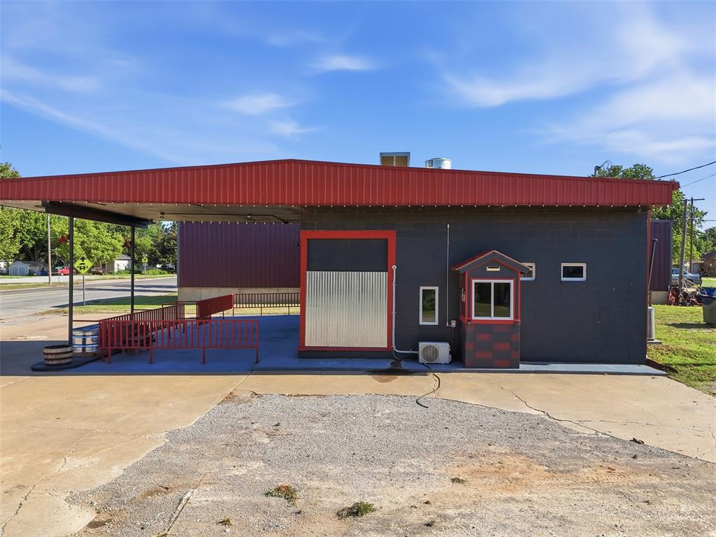112 N Chisholm Trail Property Photo 12
