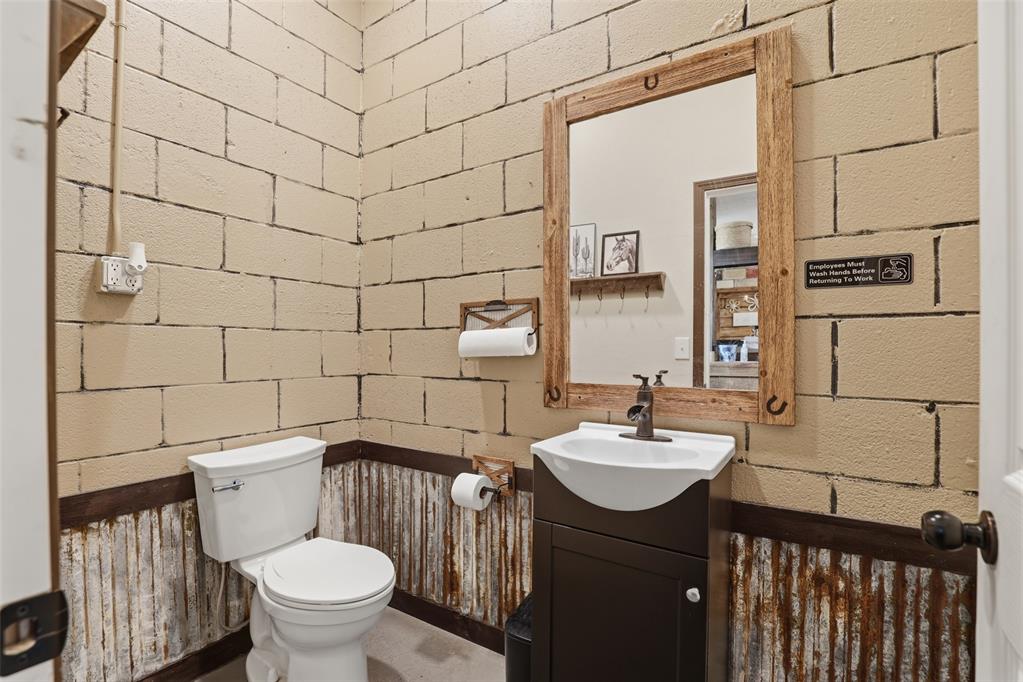 112 N Chisholm Trail Property Photo 26