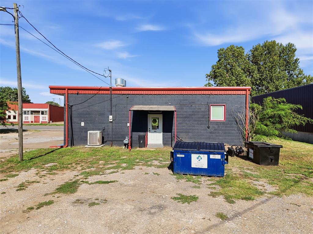 112 N Chisholm Trail Property Photo 38