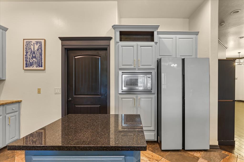 13332 Ambleside Drive Property Photo 10