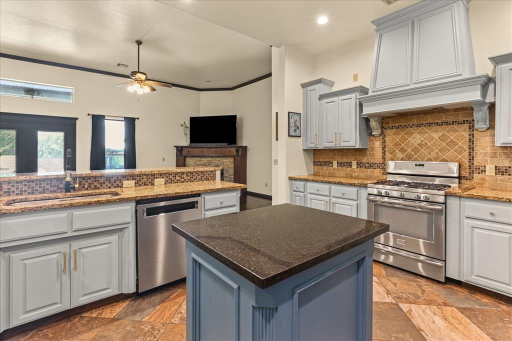 13332 Ambleside Drive Property Photo 15
