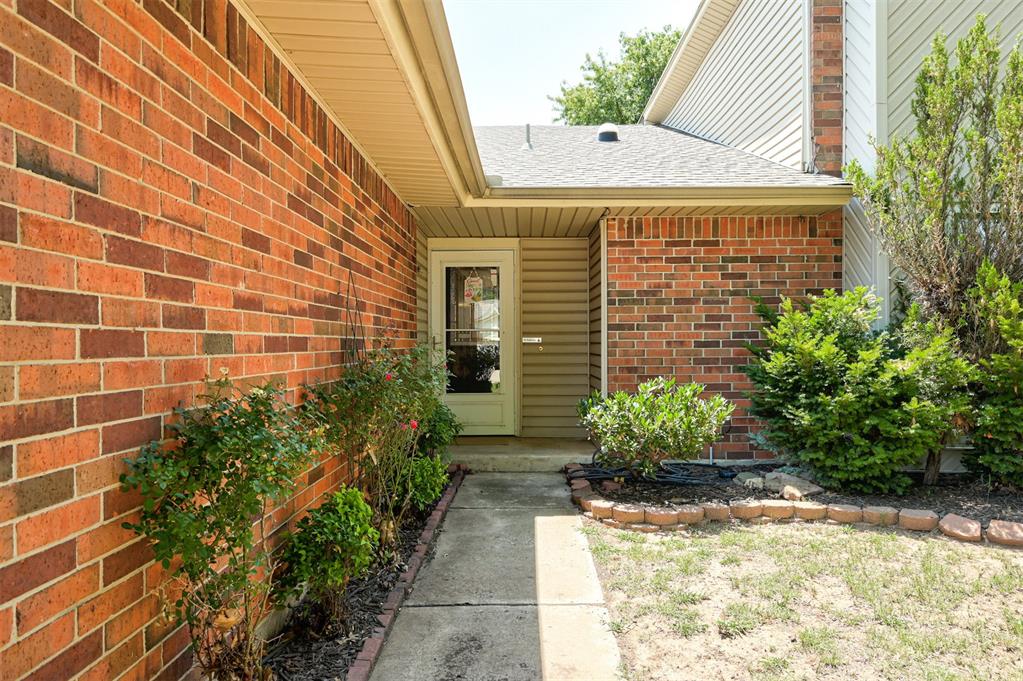 11704 Sw 3rd Street Property Photo 3