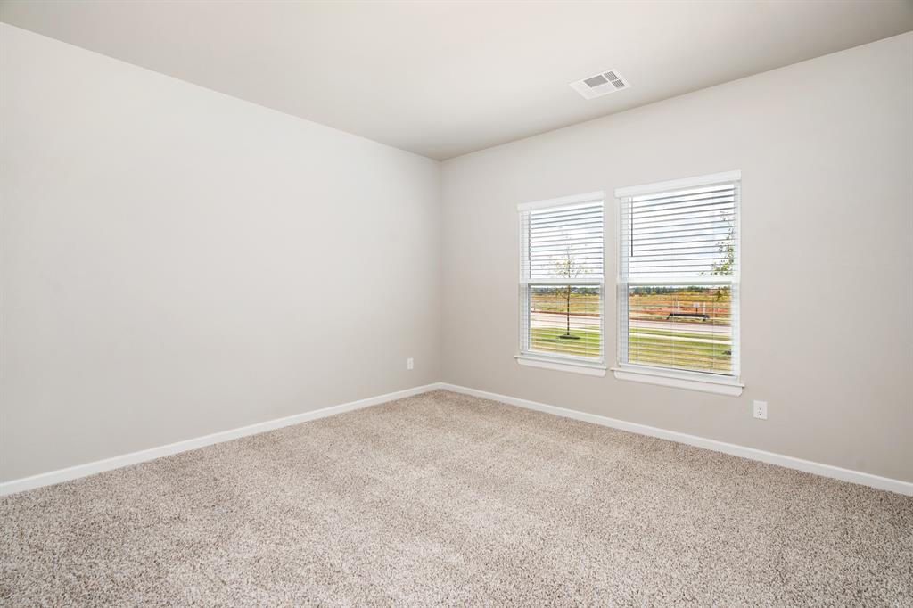 736 Luna Way Property Photo 5