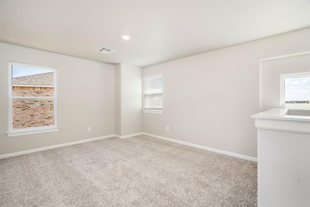 736 Luna Way Property Photo 7