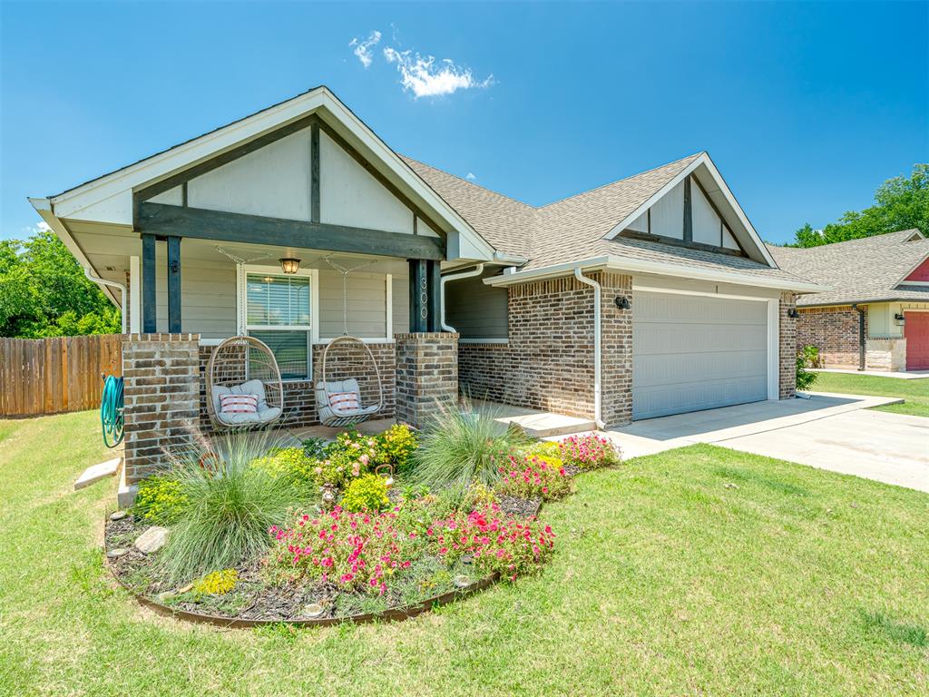 300 Mountain Laurel Way Property Photo 1