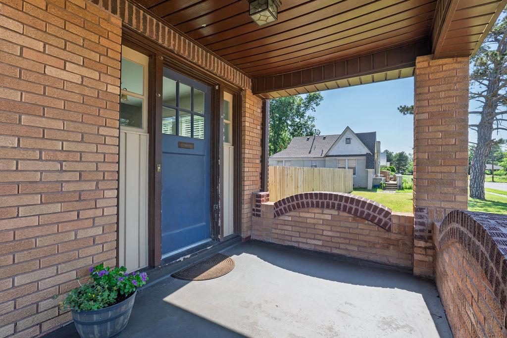 537 W Dill Street Property Photo 4