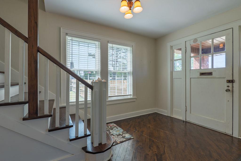 537 W Dill Street Property Photo 7