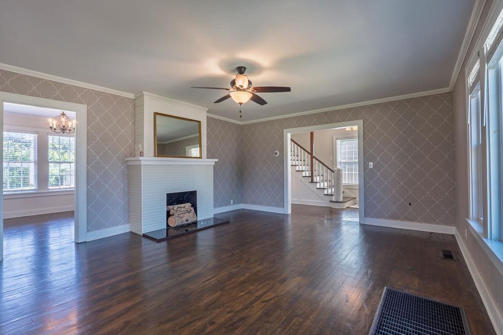 537 W Dill Street Property Photo 10