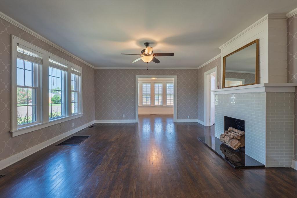 537 W Dill Street Property Photo 11