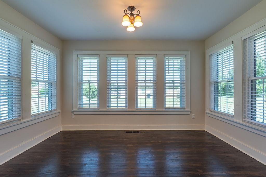 537 W Dill Street Property Photo 13