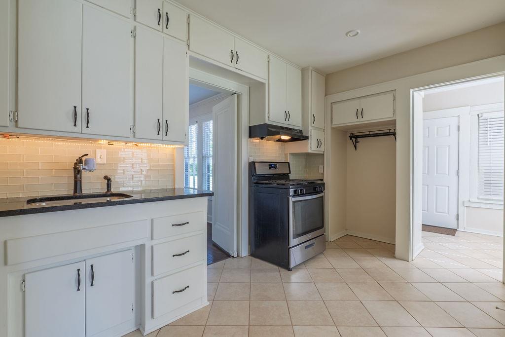 537 W Dill Street Property Photo 15