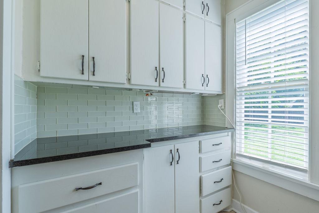 537 W Dill Street Property Photo 18
