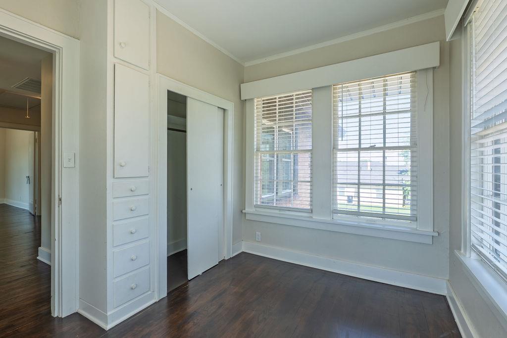 537 W Dill Street Property Photo 22