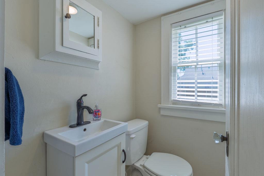 537 W Dill Street Property Photo 29