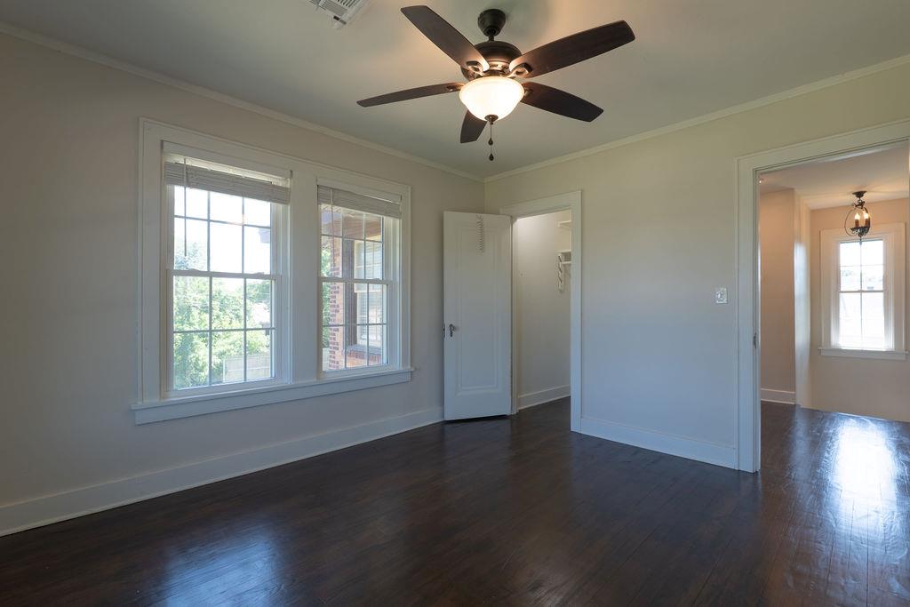 537 W Dill Street Property Photo 35