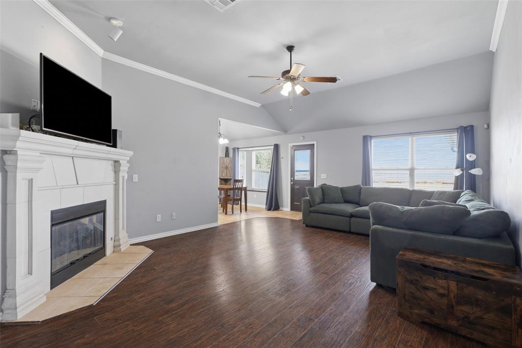 4205 Red Apple Terrace Property Photo 3
