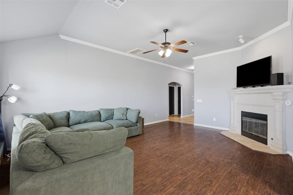 4205 Red Apple Terrace Property Photo 4
