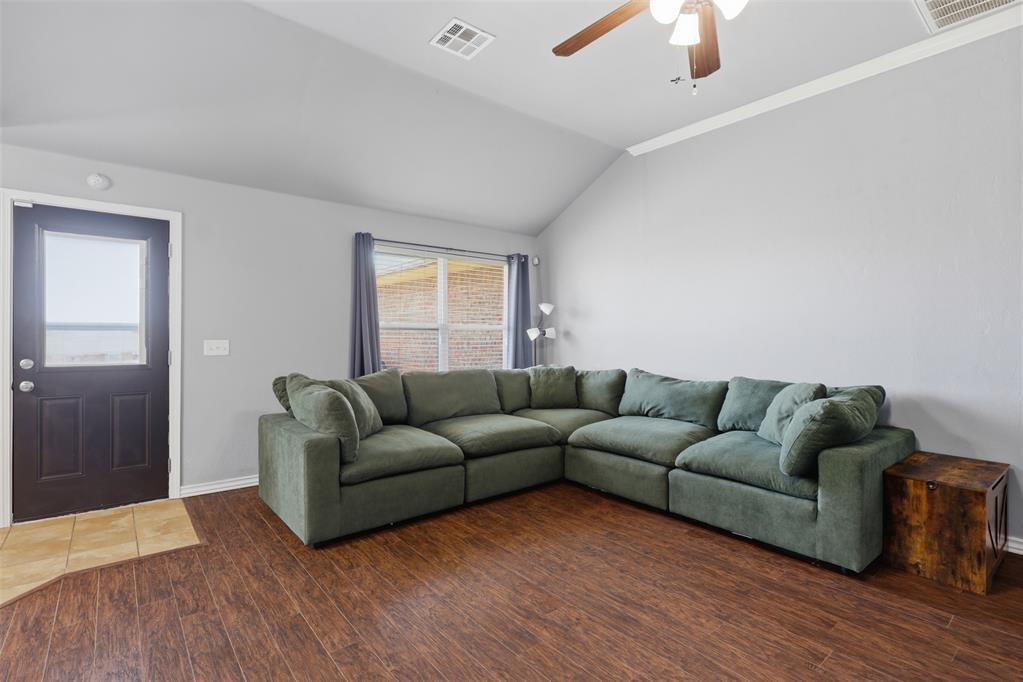 4205 Red Apple Terrace Property Photo 6