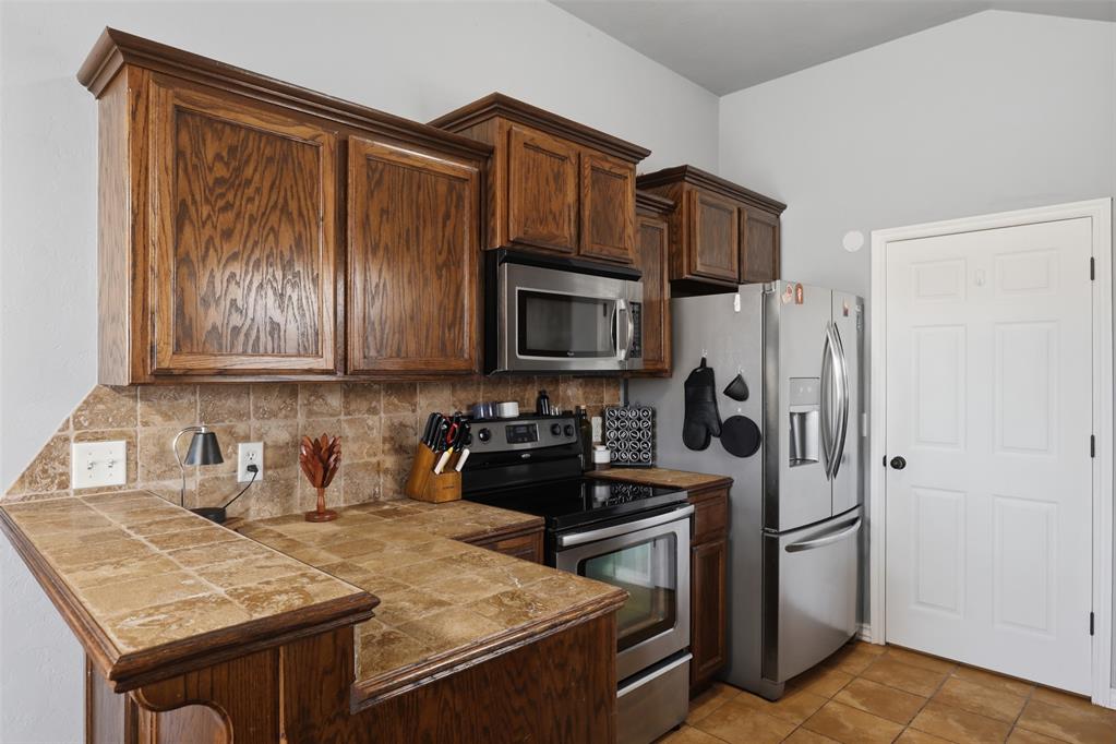 4205 Red Apple Terrace Property Photo 8