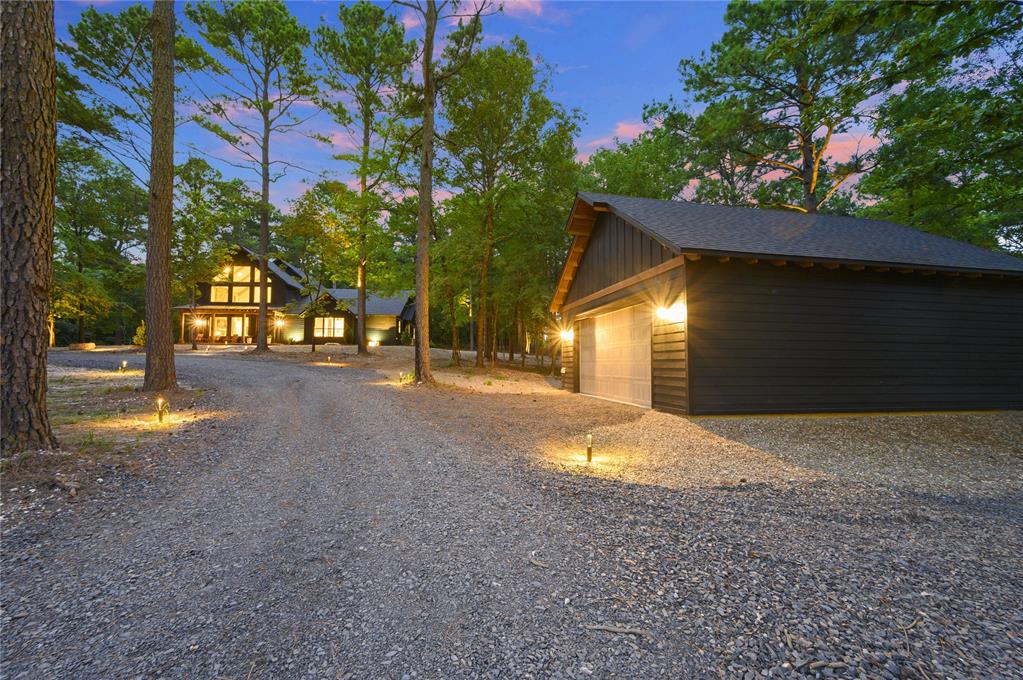 590 Three Creeks Road Property Photo 3
