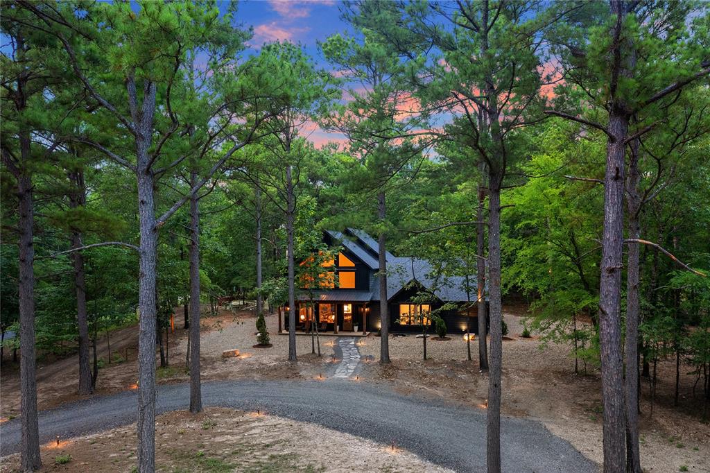 590 Three Creeks Road Property Photo 4