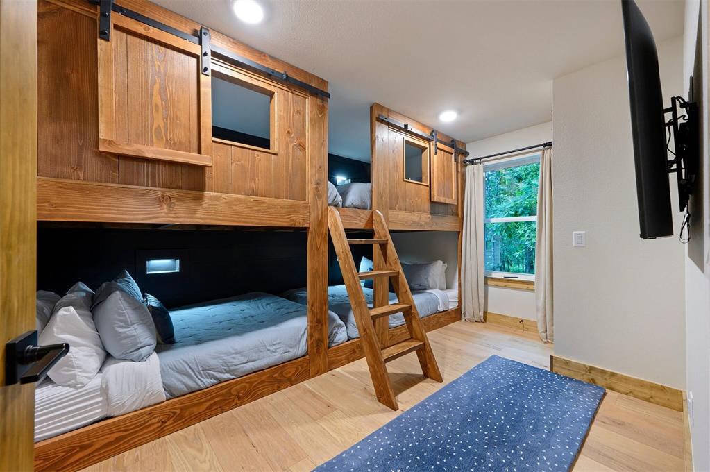 590 Three Creeks Road Property Photo 15