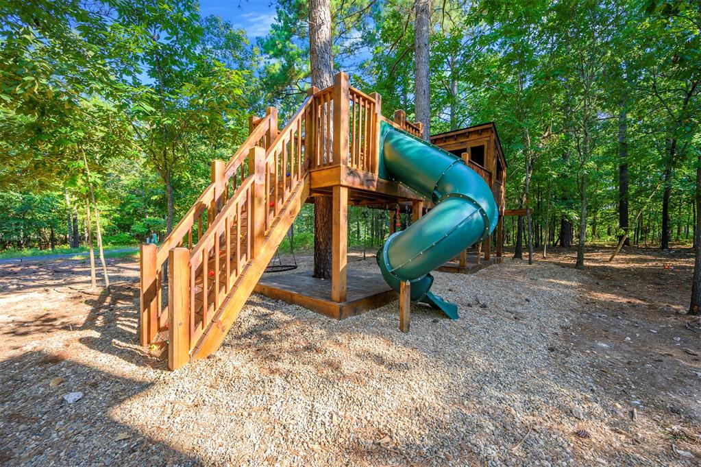 590 Three Creeks Road Property Photo 25