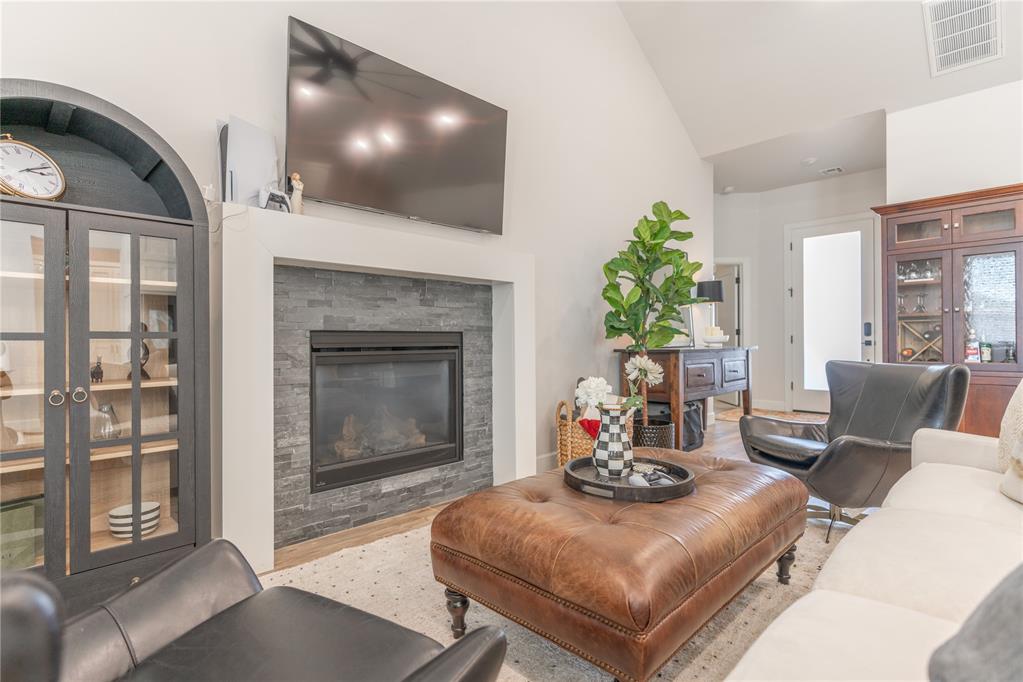 15405 Jasper Lane Property Photo 4