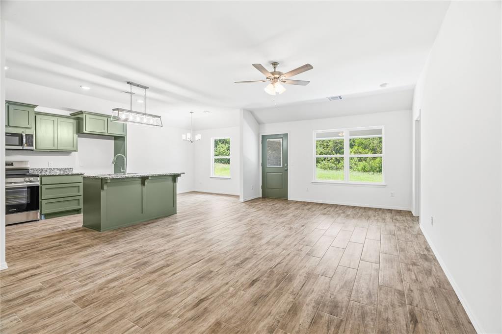 4656 Lincoln Landing Property Photo 8